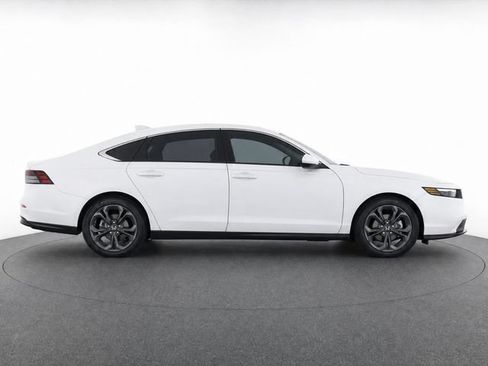 Used 2023 Honda Accord EX-L image 2