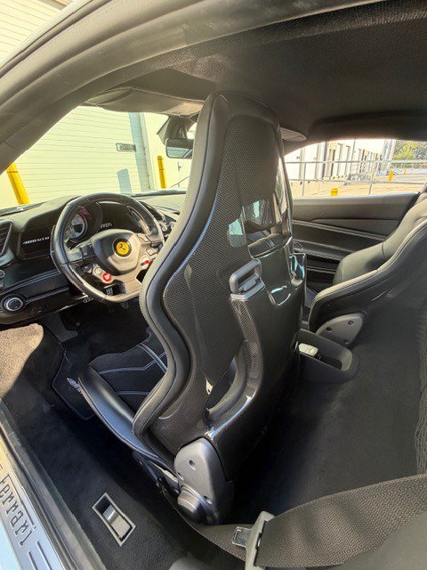Used 2019 Ferrari 488 GTB RWD image 16