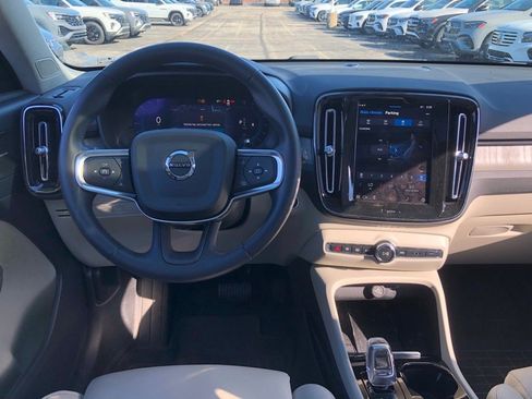 Used 2023 Volvo XC40 B5 Ultimate w/ Protection Package Premier image 17