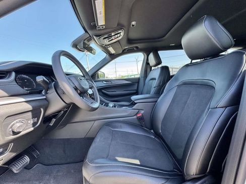 New 2025 Jeep Grand Cherokee L Altitude image 19