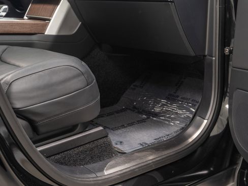 Used 2024 Land Rover Range Rover SE image 27