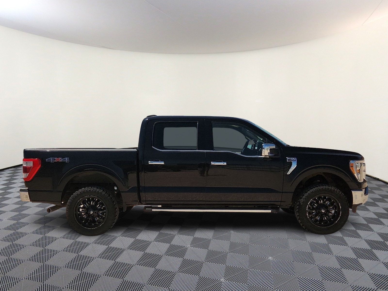 Used 2023 Ford F150 Lariat AWD/4WD image 5