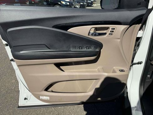 Used 2021 Honda Pilot Touring image 15