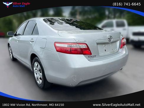 Used 2008 Toyota Camry LE FWD image 5