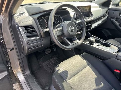 Used 2024 Nissan Rogue SV FWD image 24