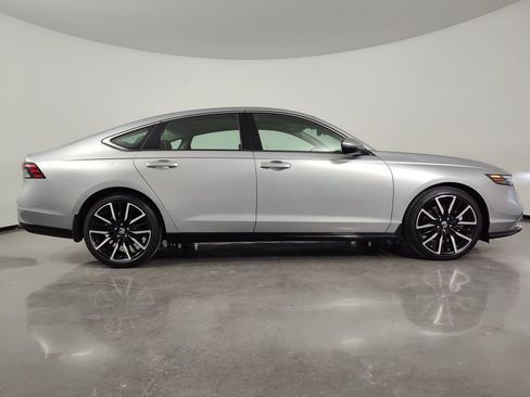 Used 2025 Honda Accord Touring image 13