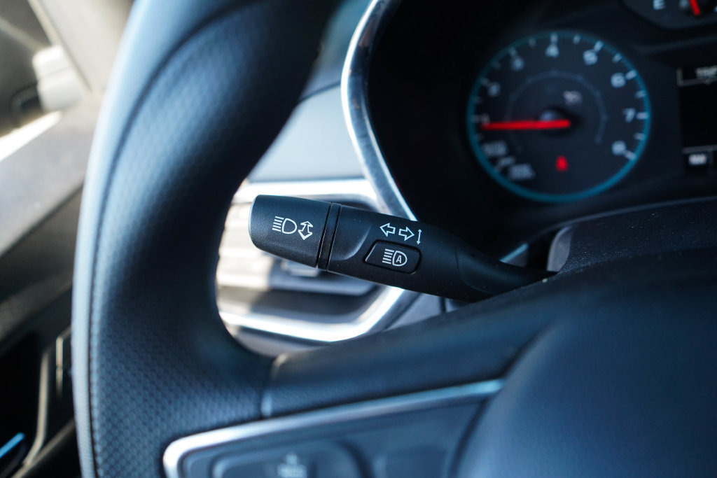 Used 2020 Chevrolet Equinox LS w/ LS Convenience Package FWD image 32