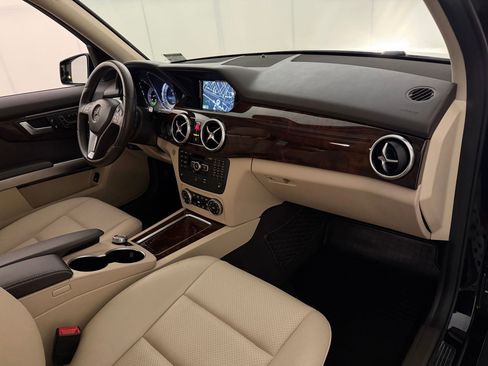Used 2015 Mercedes-Benz GLK 350 4MATIC image 33