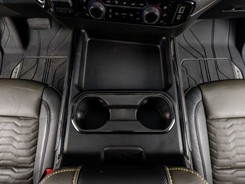 Used 2024 Chevrolet Silverado 2500 ZR2 w/ Technology Package image 28