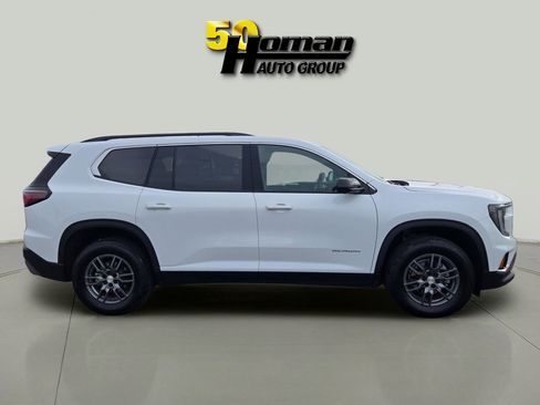 Used 2025 GMC Acadia Elevation image 6