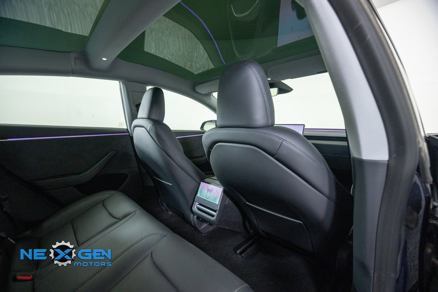 Used 2025 Tesla Model 3 Long Range AWD/4WD image 32