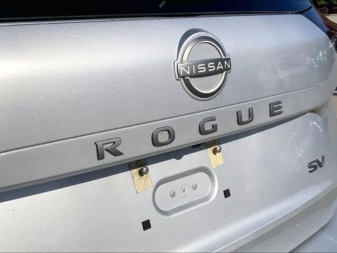 Used 2024 Nissan Rogue SV FWD image 32