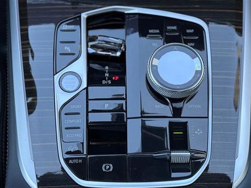 Used 2023 BMW X7 xDrive40i w/ Executive Package image 32