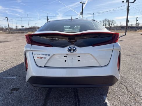Used 2018 Toyota Prius Prime Premium image 11
