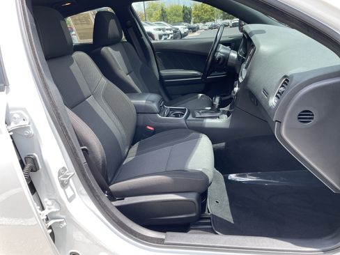 Used 2022 Dodge Charger SXT RWD image 32