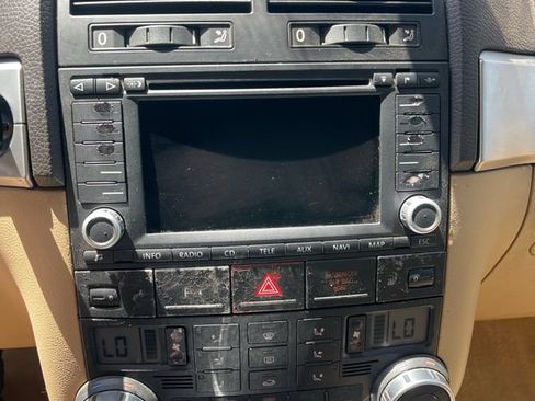 Used 2004 Volkswagen Touareg V8 AWD/4WD image 18