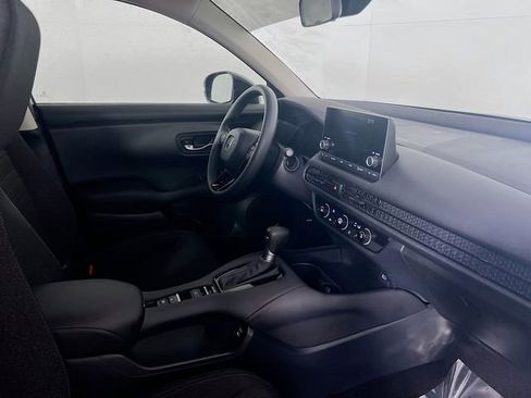 Certified 2024 Honda HR-V LX image 9