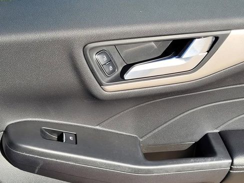 Used 2022 Ford Escape SEL w/ Technology Package image 12