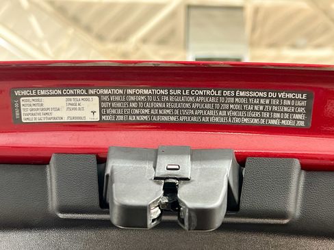 Used 2018 Tesla Model 3 Long Range image 23