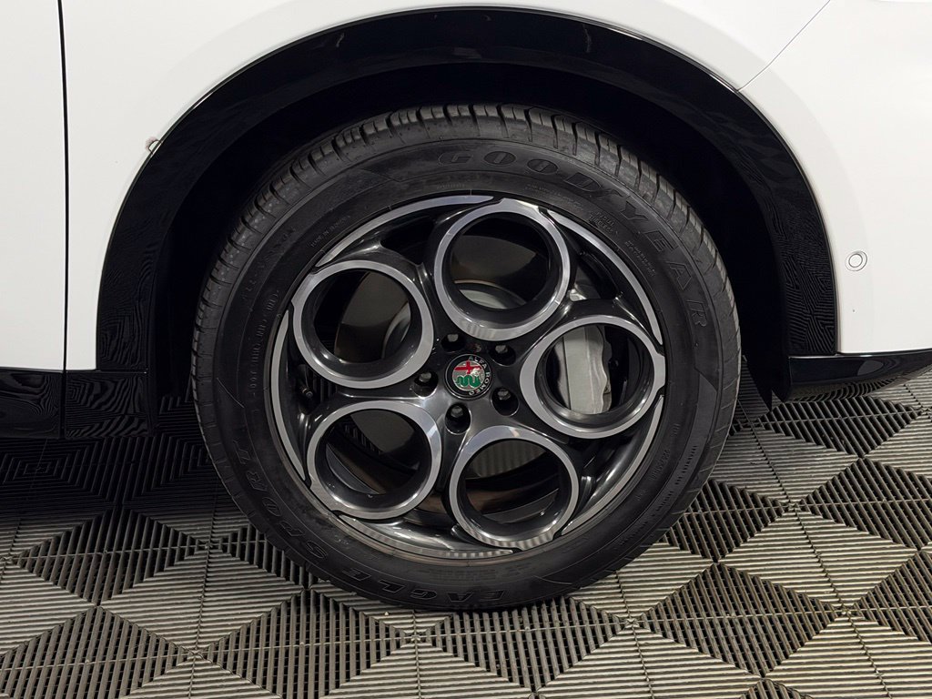 Used 2024 Alfa Romeo Tonale Ti w/ Active Assist Package AWD/4WD image 11