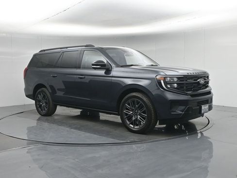 Used 2025 Ford Expedition Max Platinum w/ Stealth Performance Package image 31