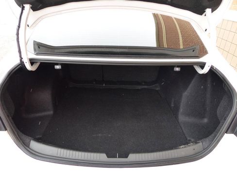 Used 2021 Chevrolet Malibu LS image 37