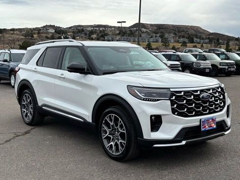 Certified 2025 Ford Explorer Platinum w/ Ultimate Package image 8