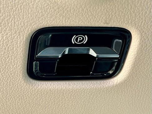 Certified 2024 Mercedes-Benz C 300 4MATIC Sedan image 36