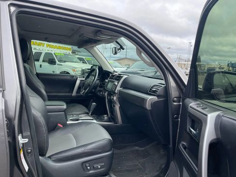 Used 2018 Toyota 4Runner SR5 Premium AWD/4WD image 13