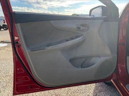 Used 2013 Toyota Corolla LE w/ Premium Pkg image 19