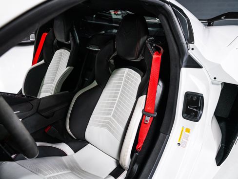 Used 2023 Chevrolet Corvette Z06 w/ Z07 Performance Package RWD image 19
