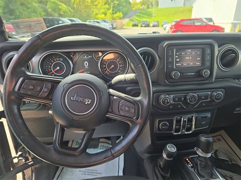 Used 2021 Jeep Gladiator Willys image 15
