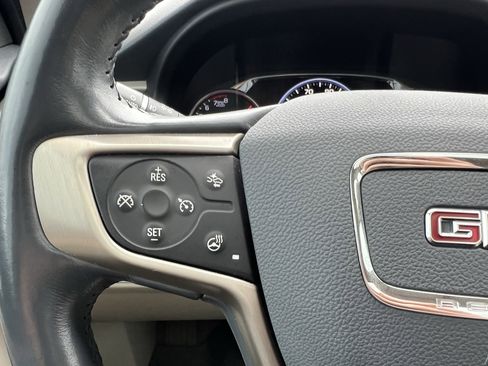 Used 2021 GMC Acadia Denali w/ Denali Technology Package image 19