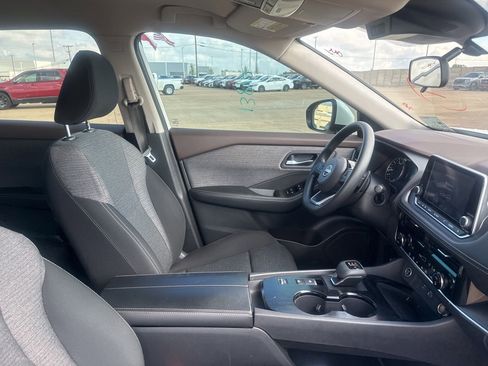 Certified 2023 Nissan Rogue SV FWD image 24