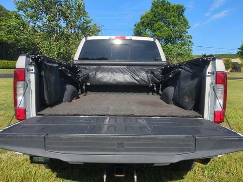 Used 2019 Ford F250 Lariat w/ Lariat Ultimate Package AWD/4WD image 32