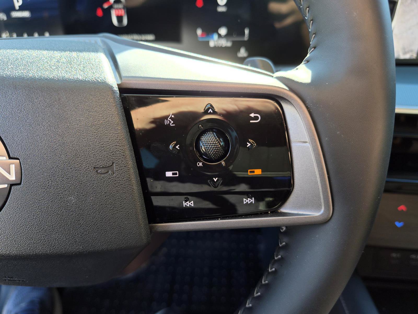Used 2025 Nissan Murano SL AWD/4WD image 33