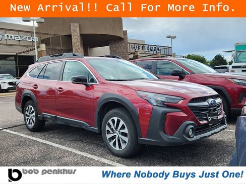 Used 2025 Subaru Outback Premium AWD/4WD image 1