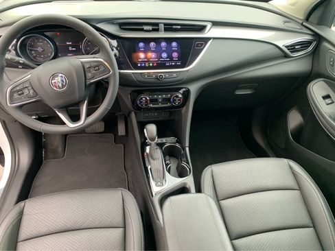 Used 2022 Buick Encore GX Essence image 10