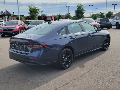 Certified 2025 Honda Accord SE image 4