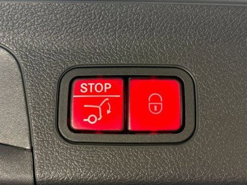 Used 2023 Mercedes-Benz GLS 63 AMG 4MATIC image 35