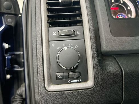 Used 2015 RAM 3500 Tradesman w/ Chrome Appearance Group image 12