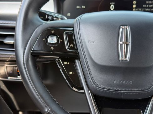 Used 2022 Lincoln Aviator AWD w/ Premium Package image 13