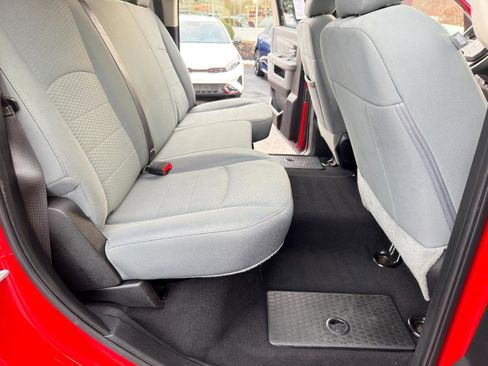 Used 2020 RAM 1500 Classic SLT image 29