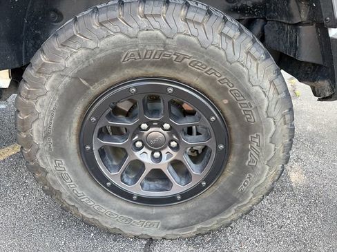 Used 2023 Jeep Wrangler Unlimited Rubicon w/ Xtreme 35 Tire Package AWD/4WD image 22