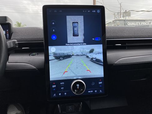 Used 2021 Ford Mustang Mach-E Premium image 14