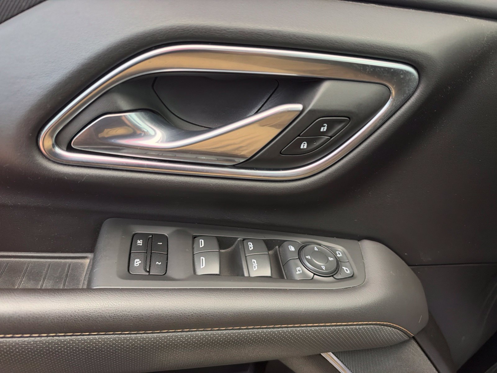 Used 2021 GMC Yukon XL AT4 w/ Rear Media and Nav Package AWD/4WD image 21