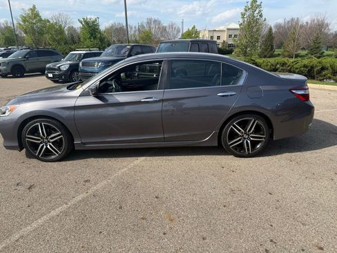 Used 2016 Honda Accord Sport image 8