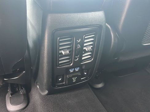 Used 2024 Dodge Durango GT AWD/4WD image 23