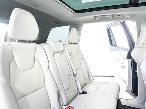 Certified 2025 Volvo XC90 T8 Plus w/ Protection Package Premier AWD/4WD image 22