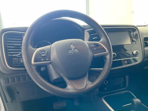 Used 2020 Mitsubishi Outlander ES AWD/4WD image 14
